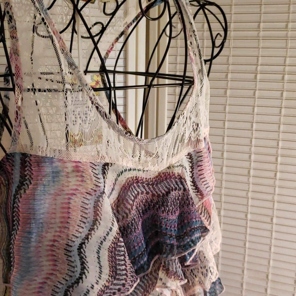 Lulumari Razor Back Tank (size small) - Picture 7 of 8